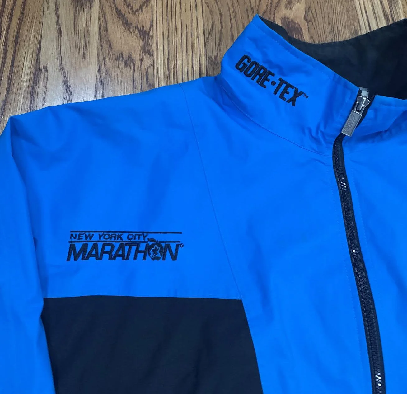 ASICS GORE-TEX ジャケット Vintage Asics NYC Marathon Colorful Gore-Tex Jacket (Size L) — RootsBK